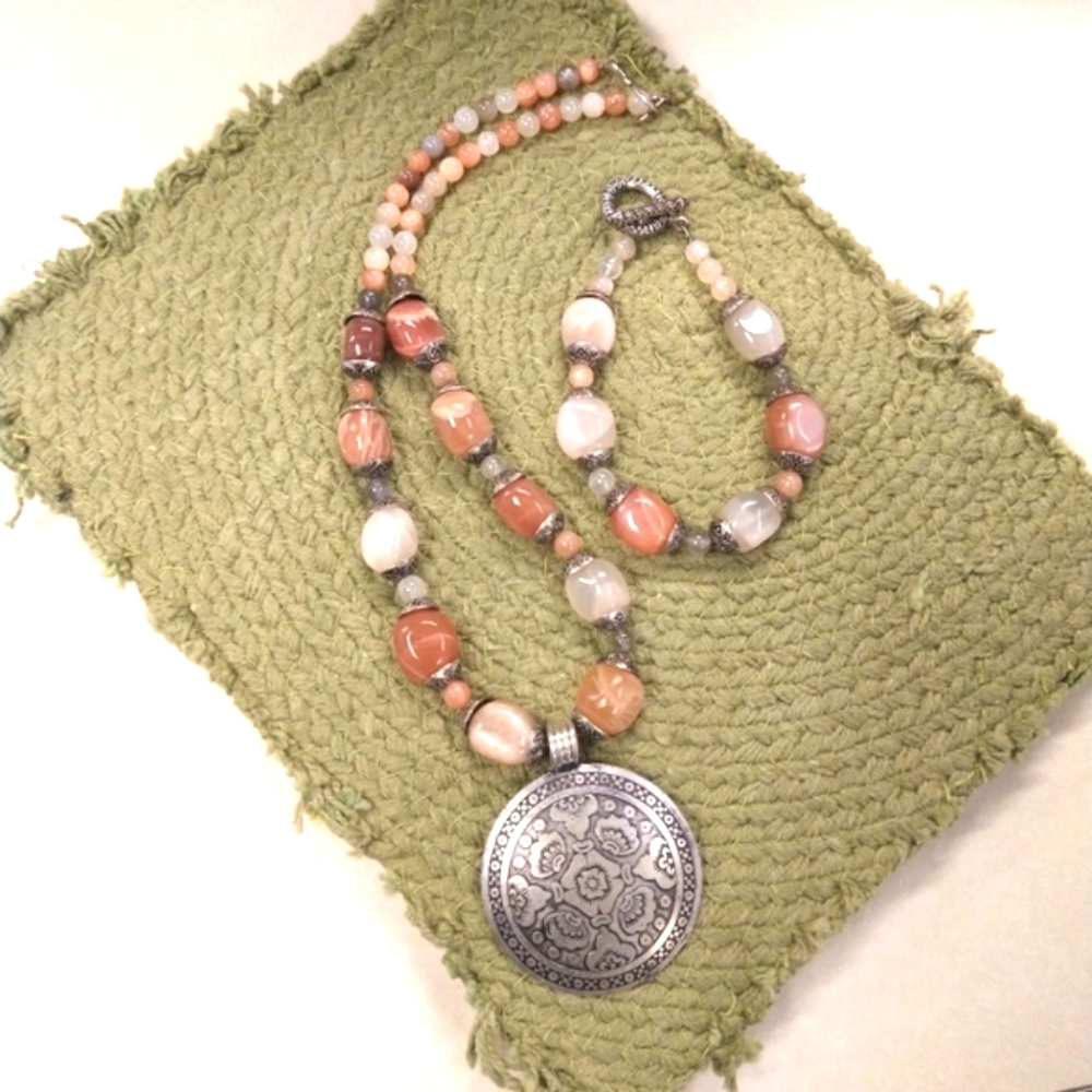Love gemstone necklace and bracelet set